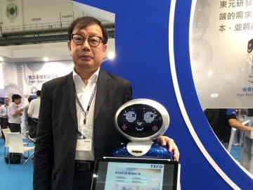東元今首度展出收餐盤及導(dǎo)覽等服務(wù)型機(jī)器人
