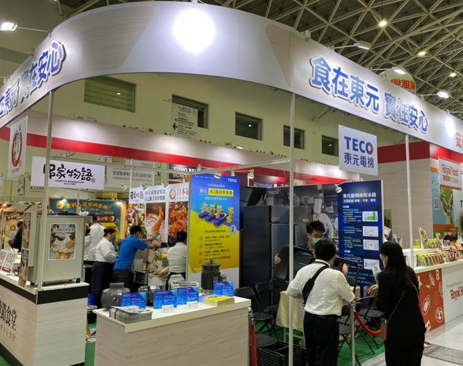 （東元首度以馬達(dá)及變頻商用冰箱，與東元集團(tuán)餐飲事業(yè)攜手參加2020高雄國(guó)際食品展，也展出多種應(yīng)用于食品機(jī)械設(shè)備的不鏽鋼馬達(dá)、鑄鐵殼馬達(dá)及單相鐵板殼馬達(dá)。圖／東元集團(tuán)提供）&#xD;&#xA;